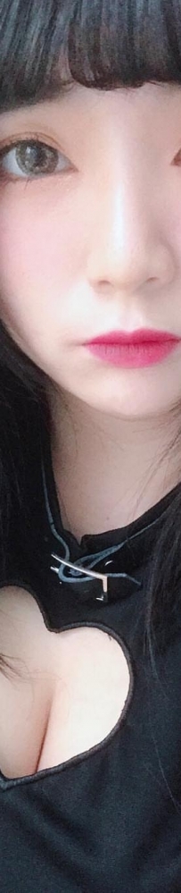 大尺度少女 落落Raku 　把自己打扮成禮物 超兇身材還有性...