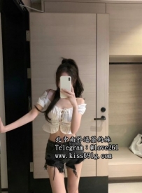 言言165/C+/22歲 校花兼外拍 勻稱身材  清純帶點氣質美人 高...