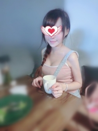 可可158/47kg/C罩杯/19歲 特色：很小的一隻 幹起來很爽 不會...