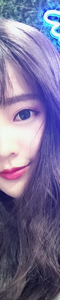 清新迷人正妹 欣欣(簡欣汝) 比基尼大解放雪白美乳與美腿...