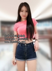 若西163/C/23歲 臉蛋看起來很文靜 清秀 胸部很有型 Q彈柔軟 ...