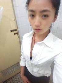 尺度無極限 琳琳 156.D.23歲.45kg 骨幹型小騷貨,胸部很大很有...