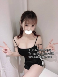 言言 158/E/22歲 小小隻大奶妹 適合火車便當 皮膚白皙光滑 ...