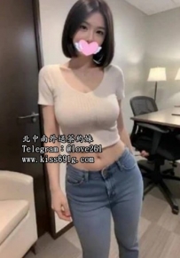 依依166/D/26歲 #約妹享受積分換優惠  超有氣質短髮熟女 穿...