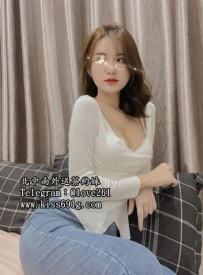 白白 165/D/24歲 #臺中 長腿性感的SOGO柜姐 奶大 粉嫩 白皙 柔...