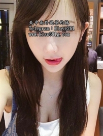 佳佳162/C/21歲  皮膚白 長相可愛  笑起來很甜美 很多人都喜...