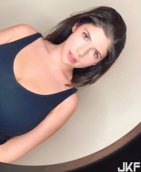 國外乳妹 Emily Barry 是男的就都想擁有一次